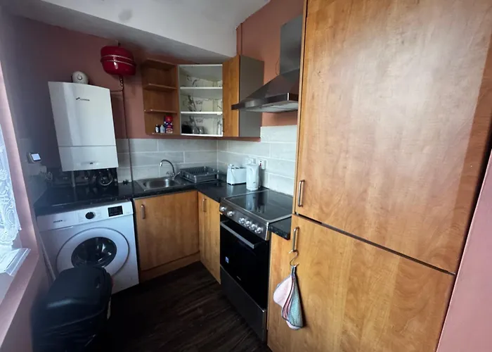 דירה 4br Near Airport & Centre Free Parking אדינבורו