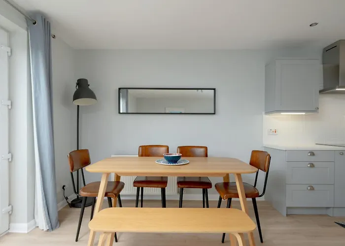 Pass The Keys Spacious Bright Modern Flat *