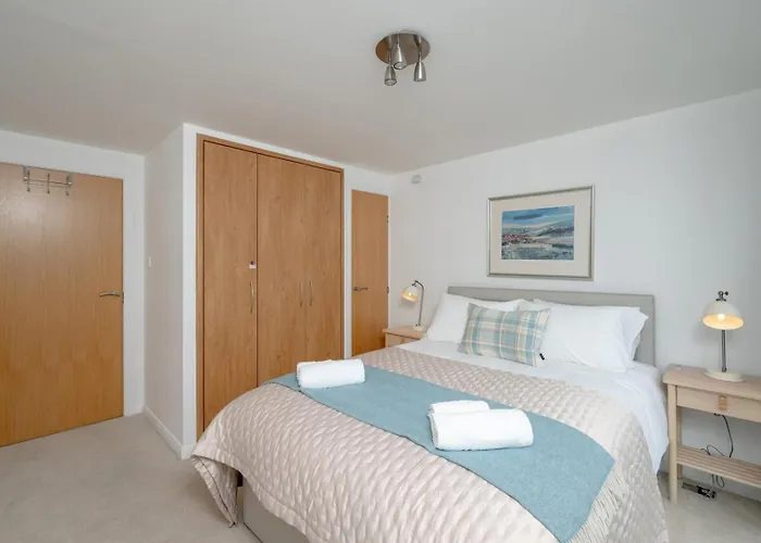 Pass The Keys Spacious Bright Modern Flat Daire Edinburgh