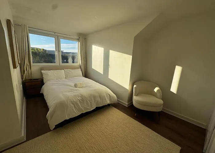 דירה 4br Near Airport & Centre Free Parking אדינבורו