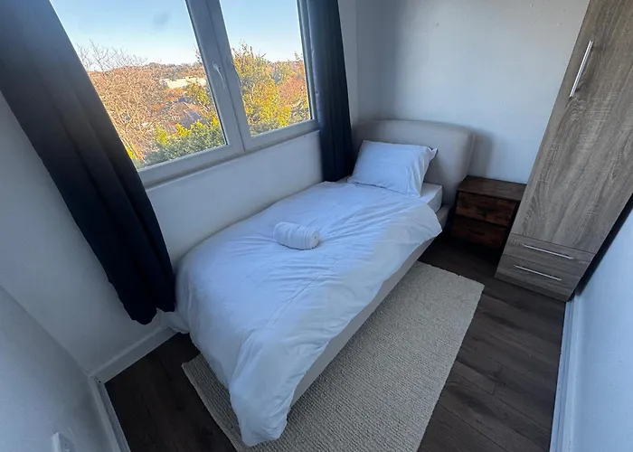 דירה 4br Near Airport & Centre Free Parking אדינבורו