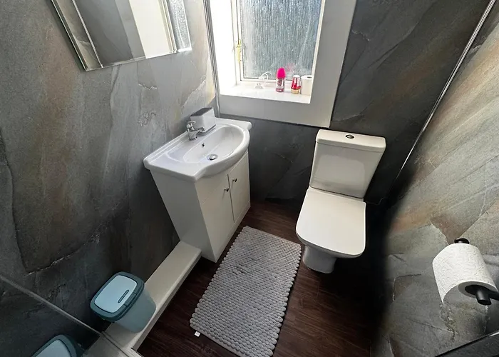 4br Near Airport & Centre Free Parking Apartament Edynburg
