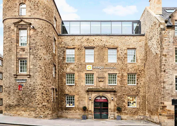 Adagio Royal Mile Aparthotel 4*