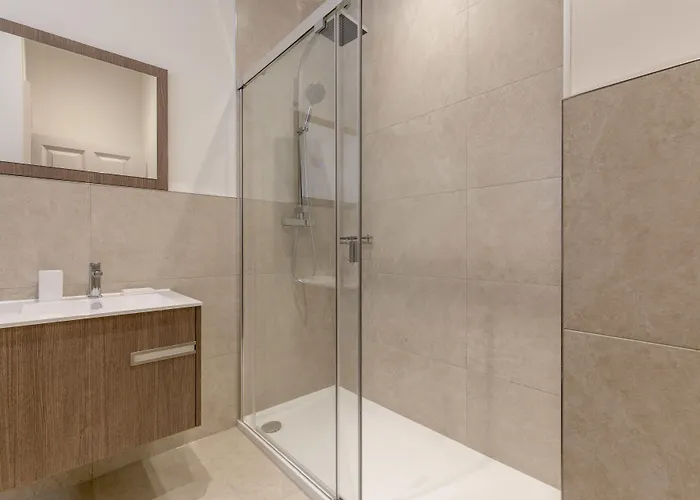 Appartement Destiny Scotland - Chisholm Hunter