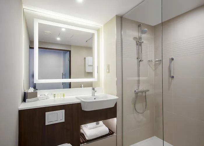 Courtyard By Marriott West Hotel 4*