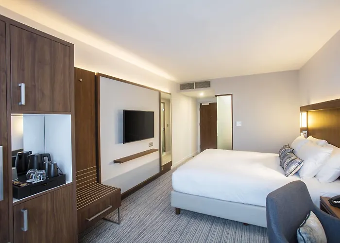 Courtyard By Marriott West