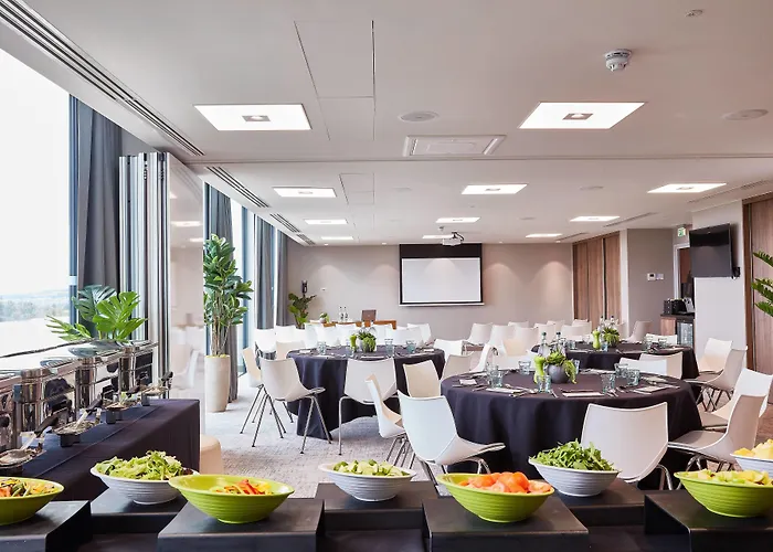 Hotel Courtyard By Marriott West 4*