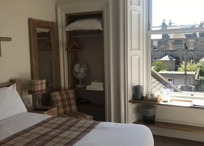 18 Craigmillar Park 4*