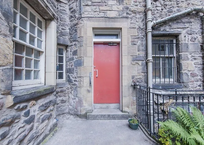 Writers View, Royal Mile Edinburgh