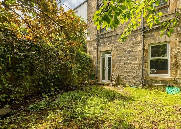 3 Bedrooms Flat In New Town , Lothian Road Appartement *