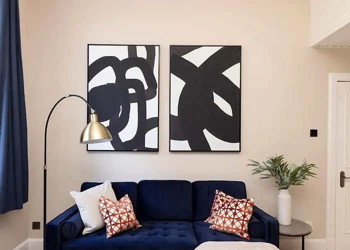 1 Bed In Heart Of Old Town With Castle Views * إدنبرة