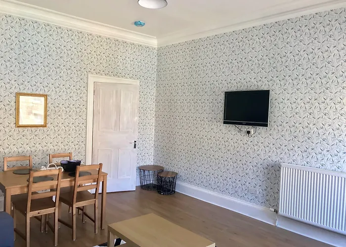 233 Leith * Edinburgh