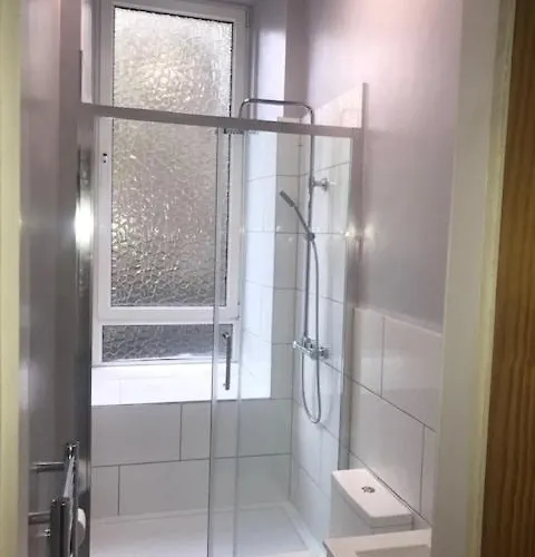 Elm Row Spacious And אדינבורו