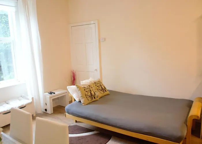 Beautiful Travelers - Salmond Place Daire *