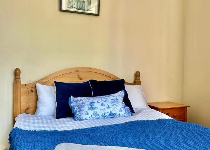 Charming 4 Bdrm Beside The Royal Mile *