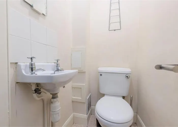 Apartamento 3 Bedrooms Flat In New Town , Lothian Road Edimburgo