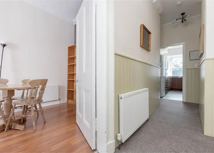 3 Bedrooms Flat In New Town , Lothian Road Appartement
