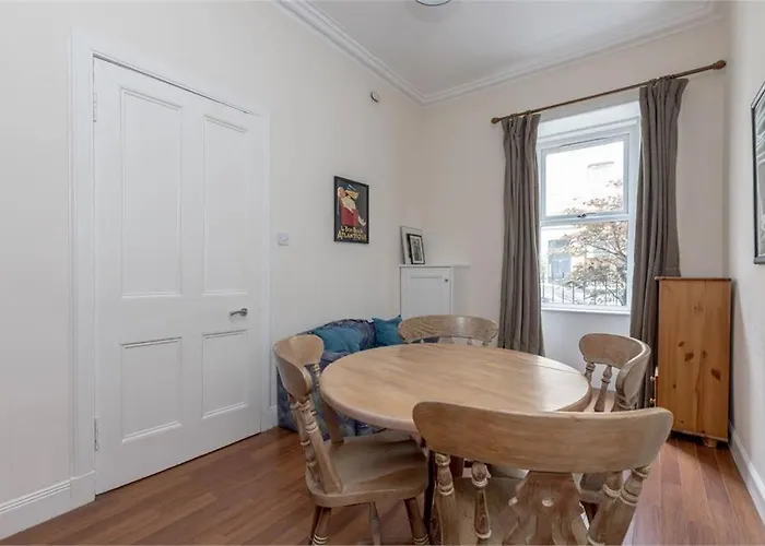 Apartamento 3 Bedrooms Flat In New Town , Lothian Road *