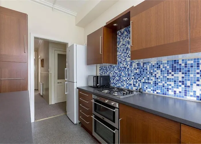 3 Bedrooms Flat In New Town , Lothian Road