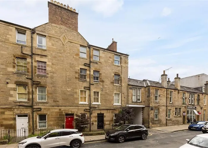 3 Bedrooms Flat In New Town , Lothian Road *