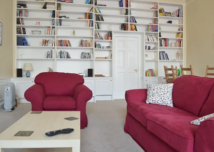 דירה Traditional Georgian Flat In New Town אדינבורו