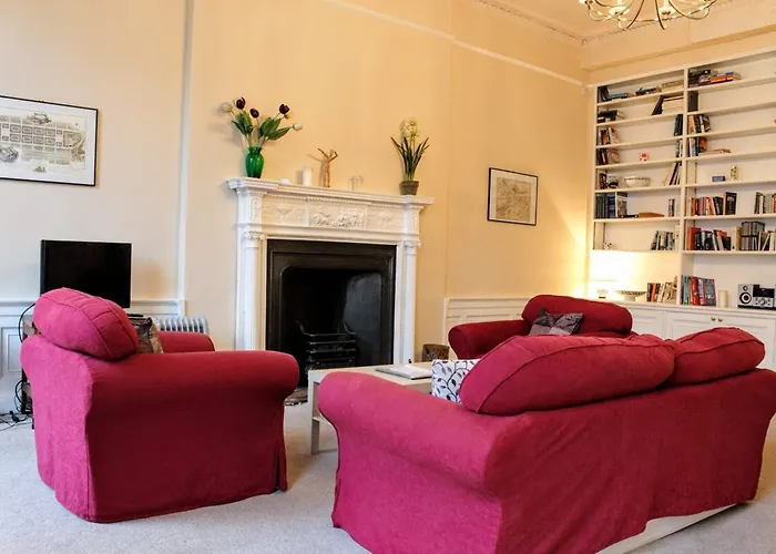 Traditional Georgian Flat In New Town * אדינבורו