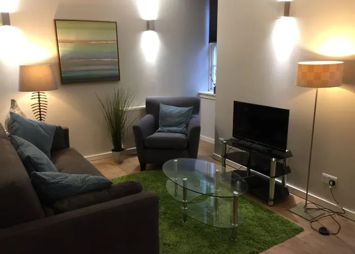 Bright And Stylish - Old Town דירה אדינבורו