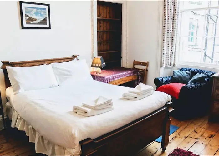 Traditional Oer The Meadows Edinburgh