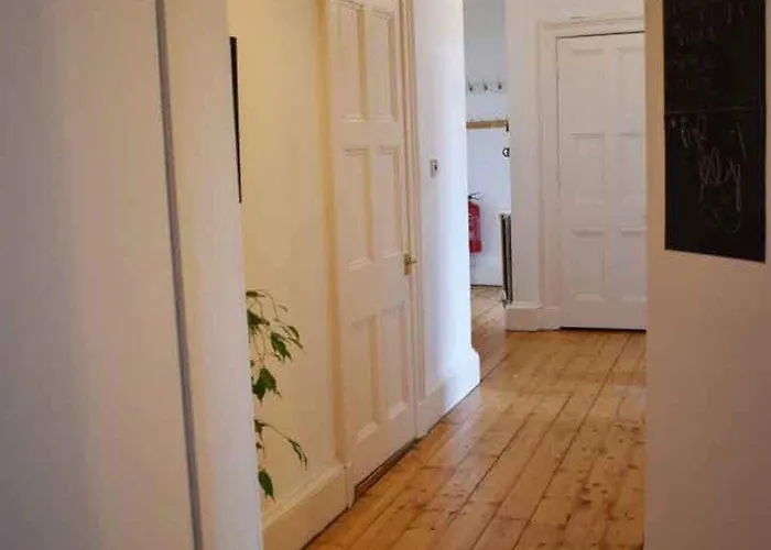 Apartment Traditional Oer The Meadows