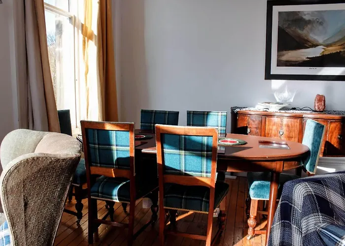 Traditional Oer The Meadows * Edinburgh