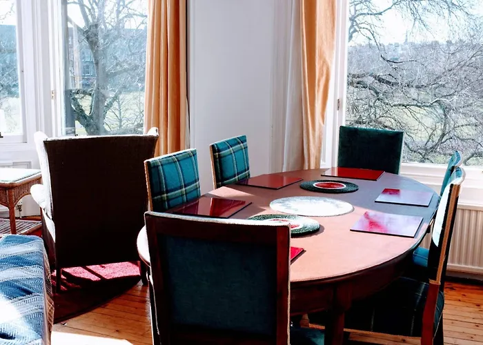 Traditional Oer The Meadows * Edinburgh