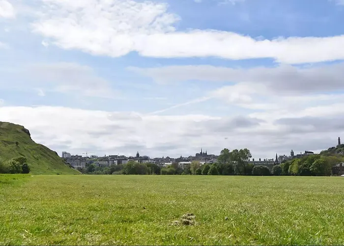Slateford House Ground Floor Main Door דירה