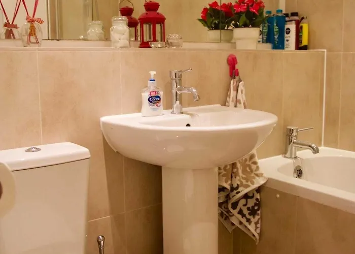 Bright Spacious 2 Bedroom In Stockbridge Lejlighed *