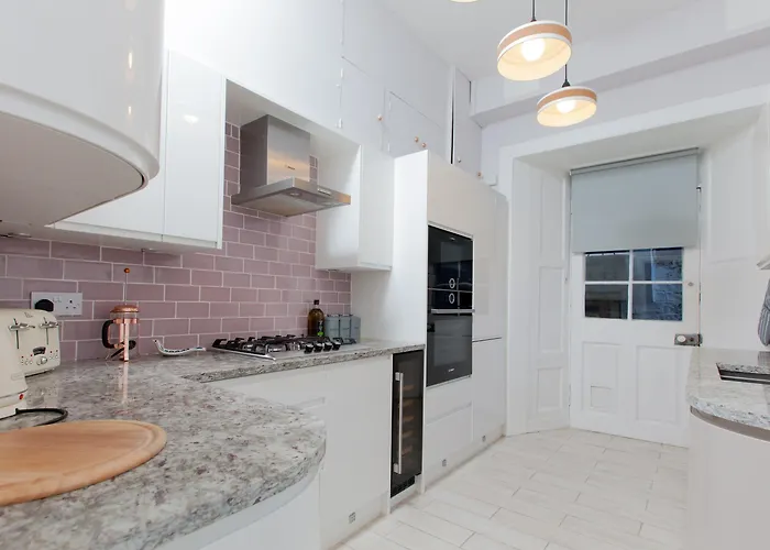 Beautifully Modernised New Town * Edinburgh