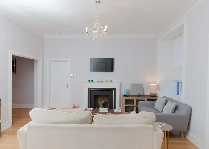 Beautifully Modernised New Town