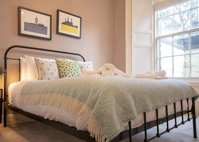 Beautifully Modernised New Town * Edinburgh