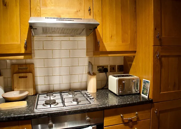 Newly Refurbed With Free Parking Apartment Edinburgh