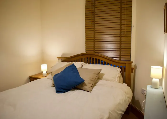 Newly Refurbed With Free Parking Apartment Edinburgh