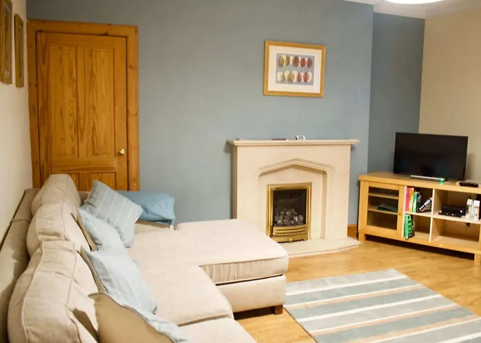 Newly Refurbed With Free Parking * Edinburgh