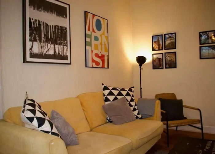 3 Bedroom Next To Leafy Meadows * Edynburg