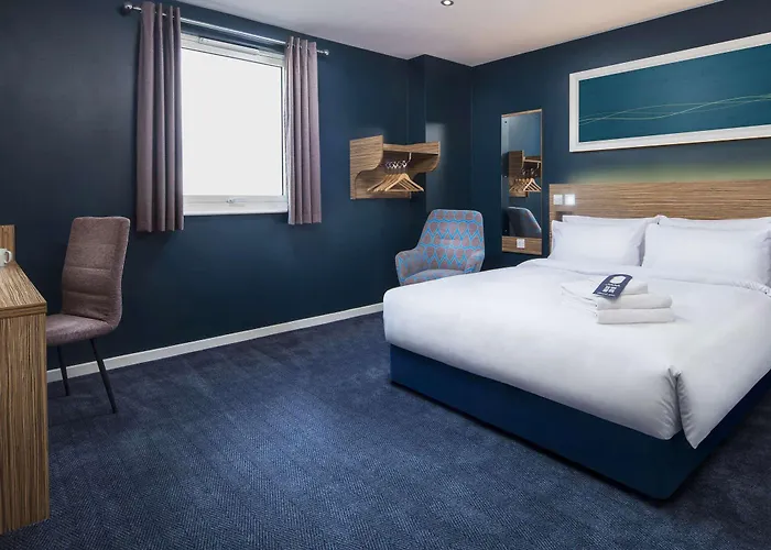 Travelodge Queen Street Hotel