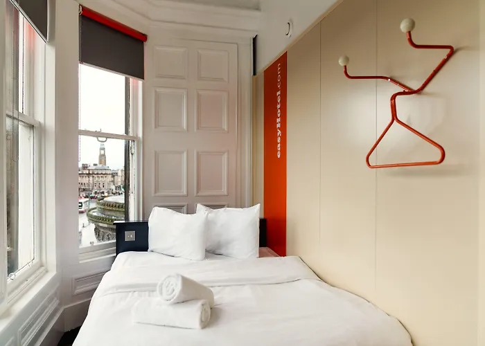 Easyhotel Отель 2*