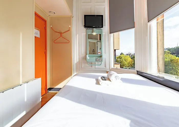 Easyhotel Hotell 2*