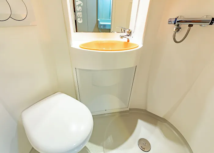 Easyhotel