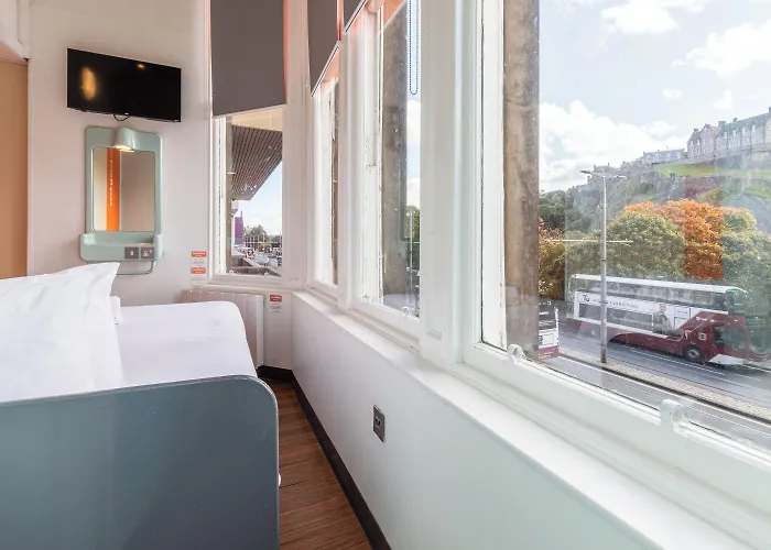 Easyhotel Отель