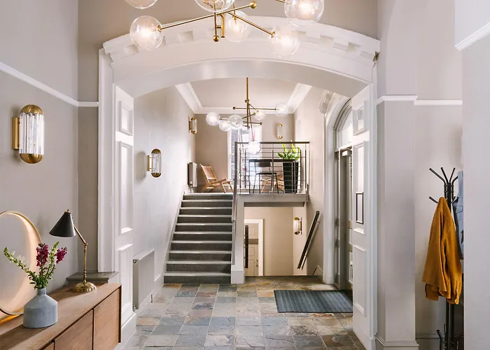 Thistle Royal Garden Aparthotel 4*