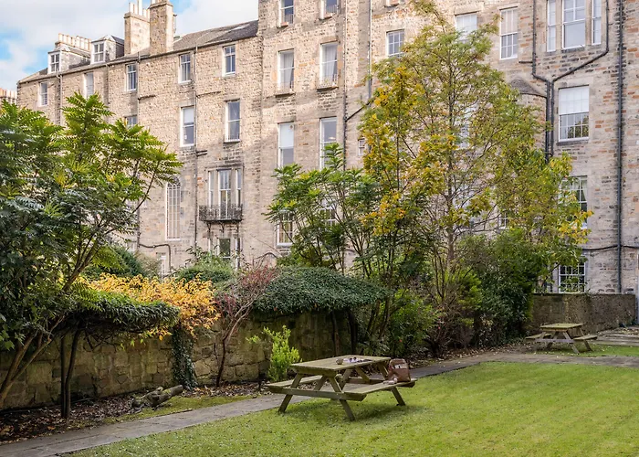 Aparthotel Thistle Royal Garden 4*