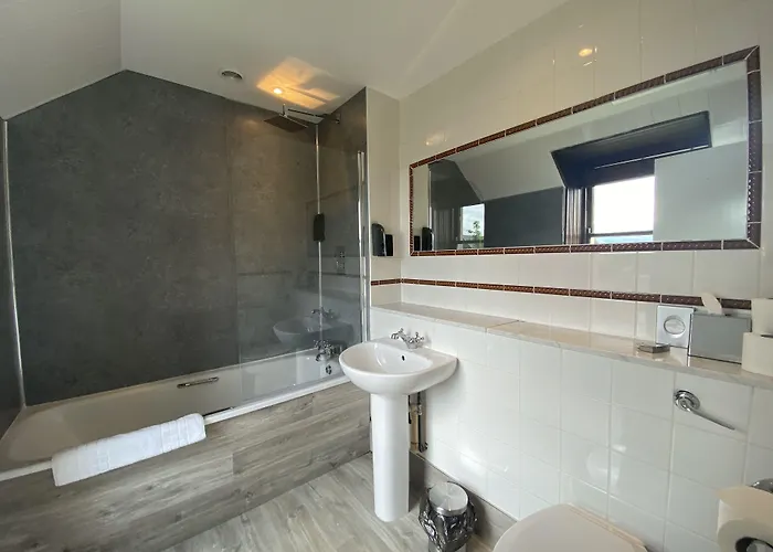 No6 West Coates 3*