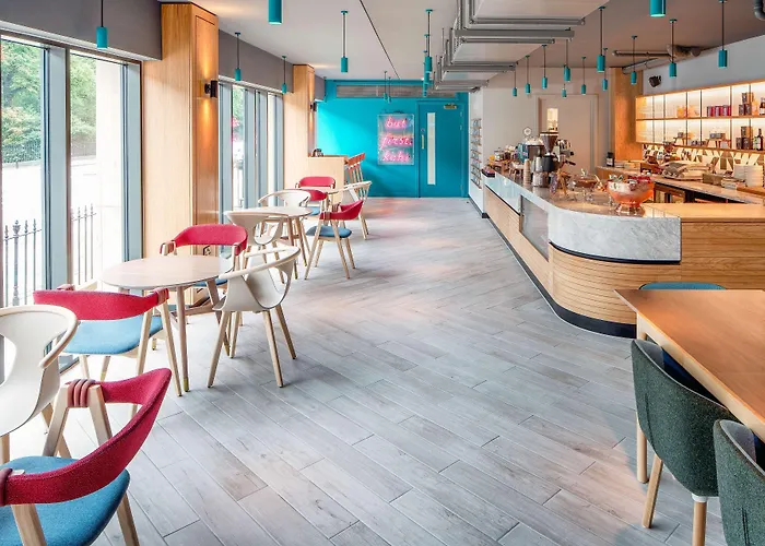 Yotel 4*