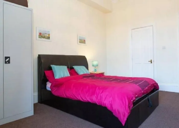 Lauriston Roomz